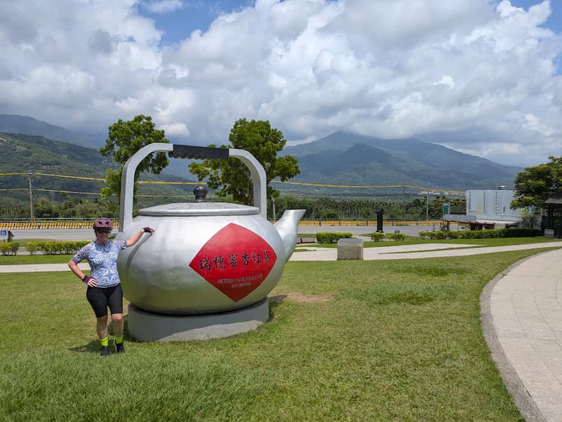 Teapot sculpture near the Tropic of Cancer monument, 20 April 2026